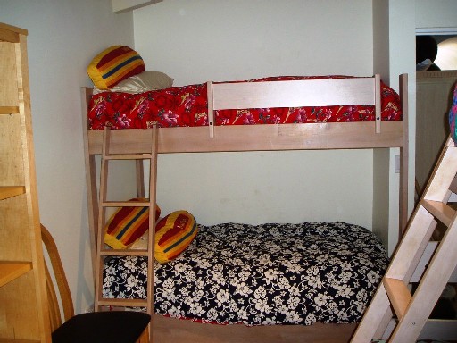 casa-de-tomas-bunk-bed-ONE